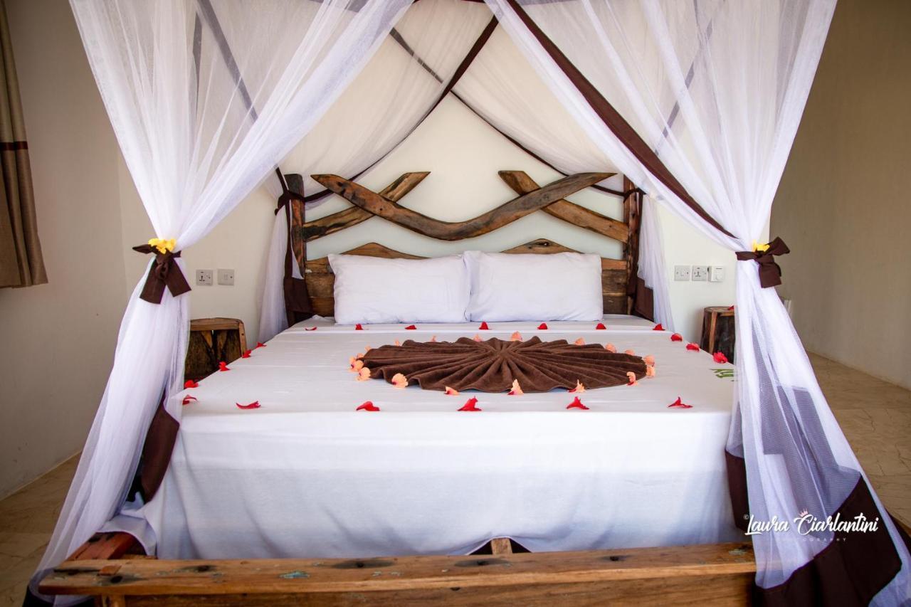 Uroa Zanzibar Vera Beach Hotel By Moonshine Dikoni Kültér fotó